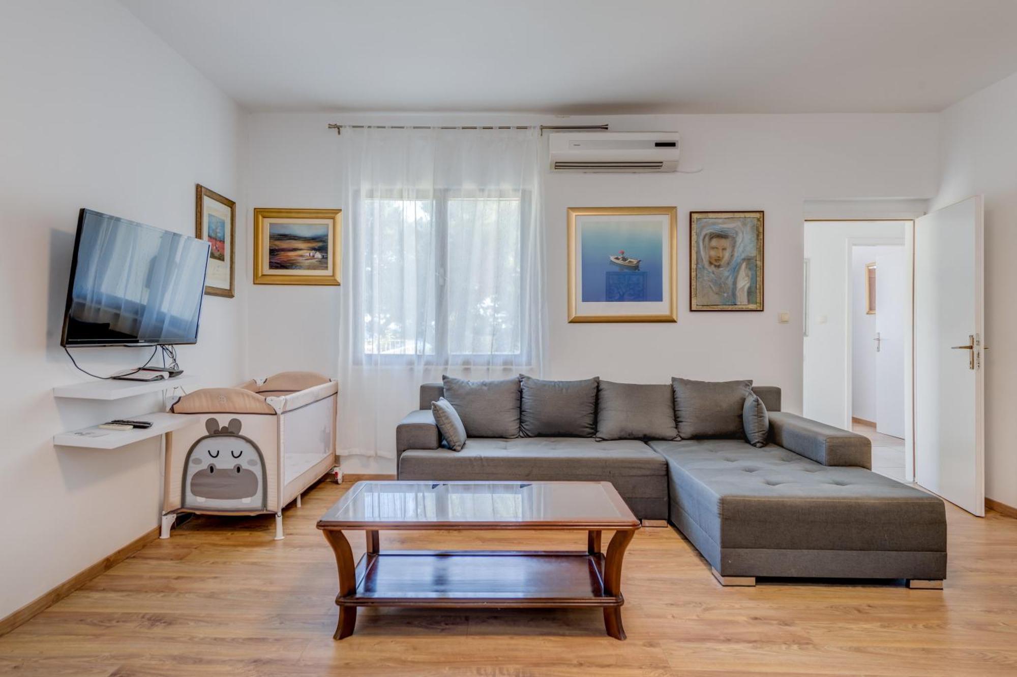 Beachfront Apartment Drazen, With Garden And Parking Сплит Экстерьер фото